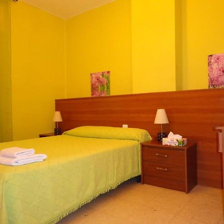 Hotel Pension Mode Lleida Rom bilde